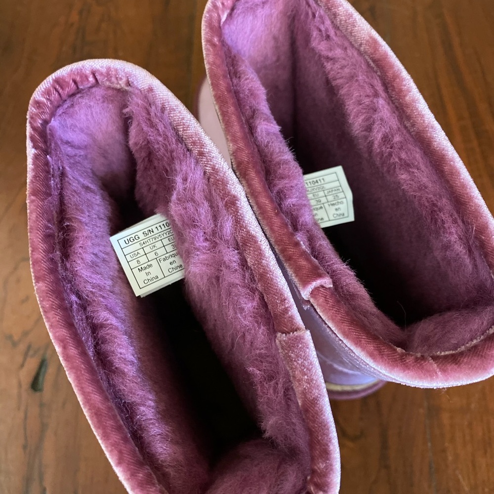 NIB UGGs classic short II velvet boots - Picture 8 of 13